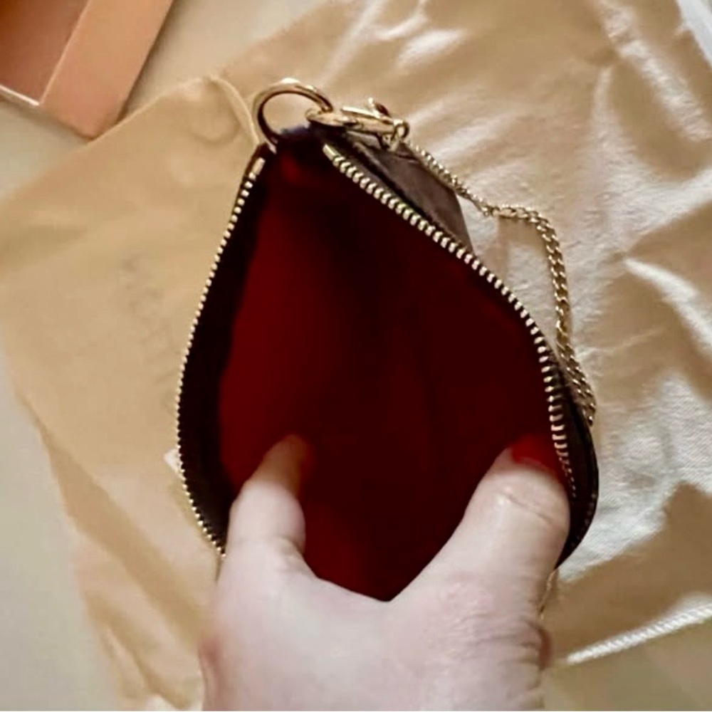 LV mini pochette brand new
Proof of purchase with all the papers - Picture 4 of 6